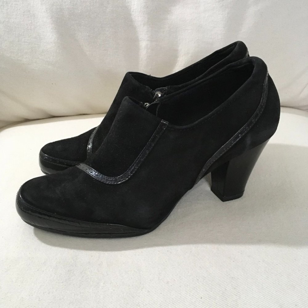 Clarks Artisan Black Suede & Patent Ankle Heeled Boot Sz 8M
